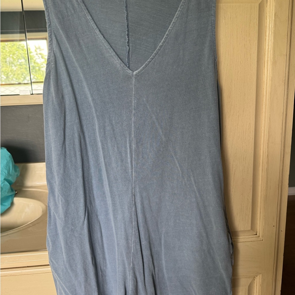 Blue Sleeveless V-Neck Romper - Picture 4 of 4